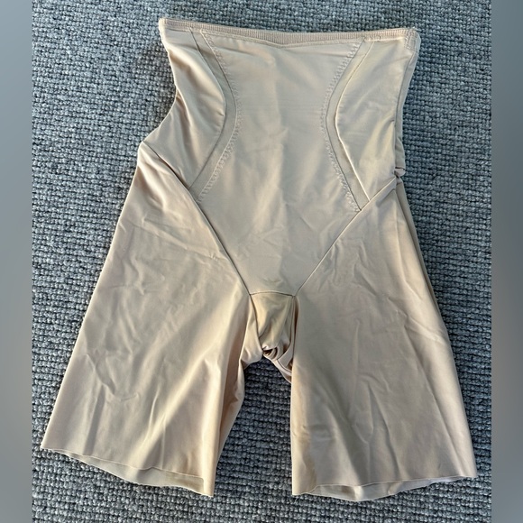 Spanx Women's Shapewear Compression Shorts Control Top Grip Top Small - Picture 2 of 7